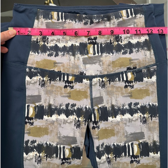 MONO B Leggings Women's size Small Abstract Print on the Front & Solid Blue back - Picture 10 of 11